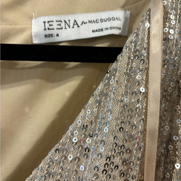 IEENA MAC DUGGAL - SILVER LONG SLEEVE SEQUIN WRAP GOWN- SIZE 4 - Picture 4 of 9